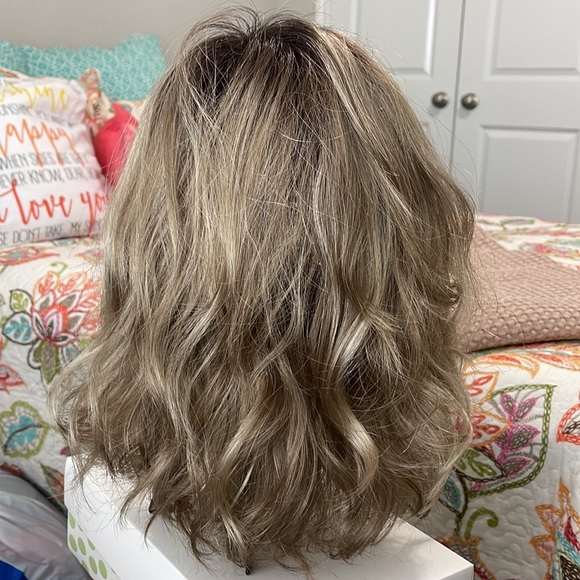 Envy Dakota Wig - Picture 9 of 14